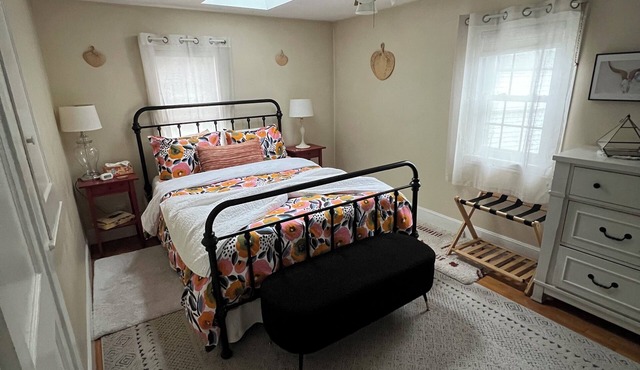 Charming 1-bedroom cottage in Salem, MA