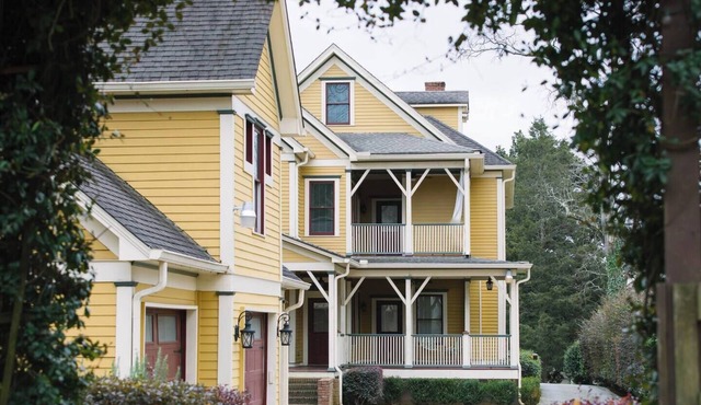 Charming 1-bedroom enchanting cottage with goats in Atlanta's Grant Park