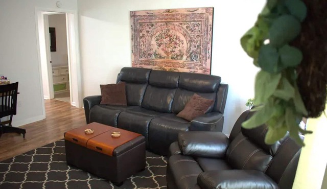 Charming 1-bedroom flat in lovely Corning