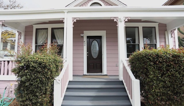 Charming 1-bedroom Folk Victorian Home near downtown San Diego Gaslamp Quarter