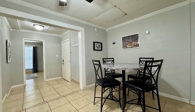 Charming 1-bedroom Getaway in the heart of Kilgore