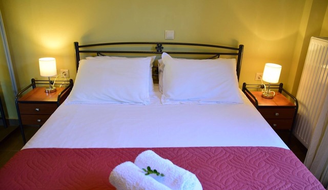 Charming 1-bedroom apartment with AC, WiFi in amazing Karavomylos