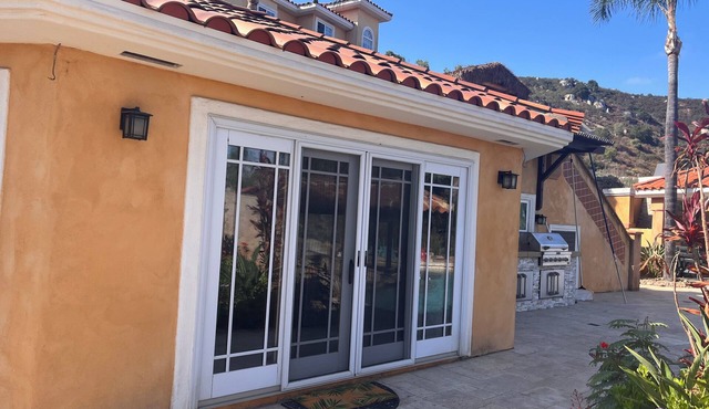Charming 1-bedroom guest house/resort style in quiet, gated community in Poway.