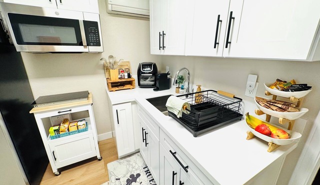 Charming 1-bedroom guest house close to hiking, wineries, and golf course