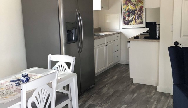 Charming 1-bedroom guest house with WiFi and AC in beautiful Sonoma