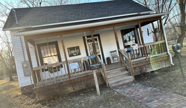 Charming 1-bedroom house in terrific Harrisburg with AC, WiFi