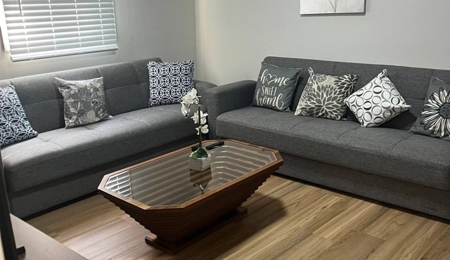 Charming 1-bedroom house in superb Woodbridge with AC, WiFi and free parking