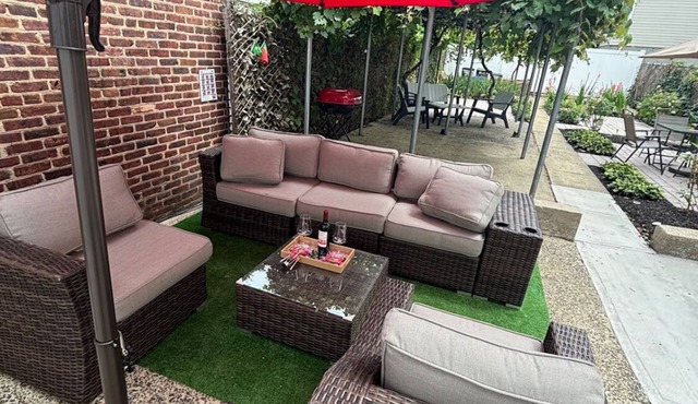 Charming 1-bedroom house in adorable Elizabeth with AC, WiFi