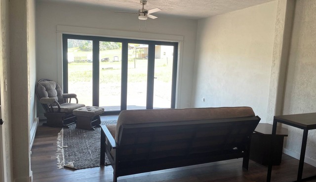 Charming 1-bedroom house near Missouri River with AC, WiFi