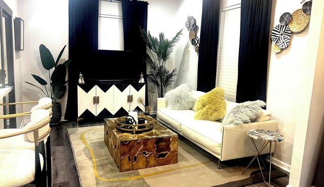 Charming 1-bedroom house Luxury Feel - Med Center/Midtown