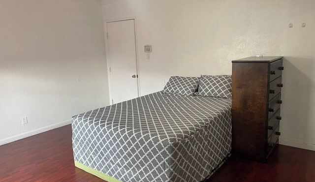 Charming 1-bedroom house in wonderful Oakland with WiFi, AC