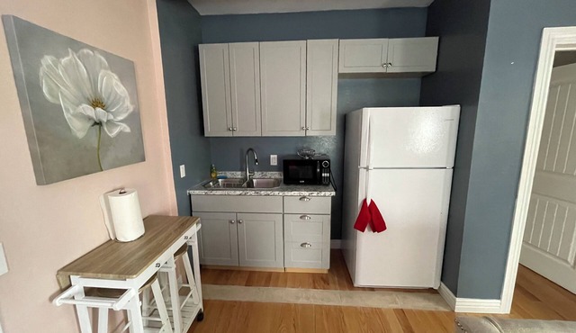 Charming 1-bedroom house with WiFi - Unit #2
