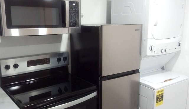 Charming 1-bedroom house with WiFi, AC, parking for truckers in lovely Apopka