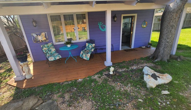 Charming 1-bedroom house with WiFi, AC in lovely South nAustin