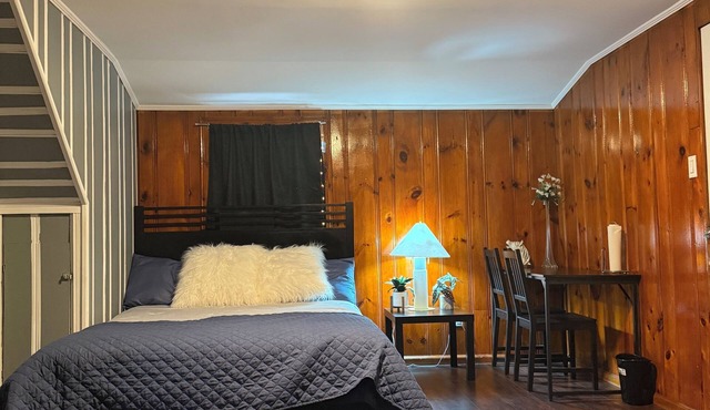 Charming 1-bedroom house with WiFi, AC in wonderful Elmont
