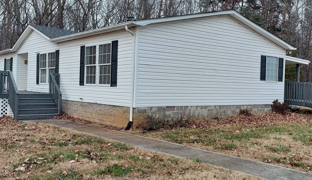 Charming 1-bedroom house in lovely Moneta with WiFi, AC