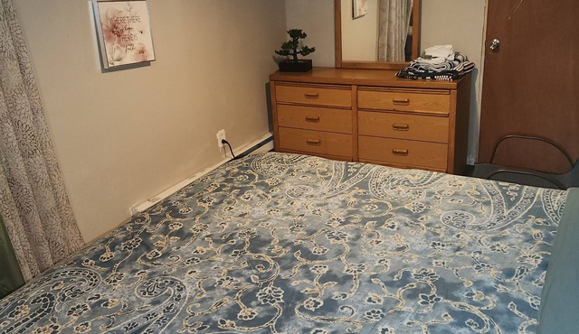 Charming 1-bedroom house with AC and WiFi in welcoming Newark