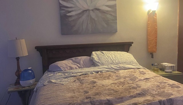 Charming 1-bedroom house in wonderful Toledo with WiFi, AC