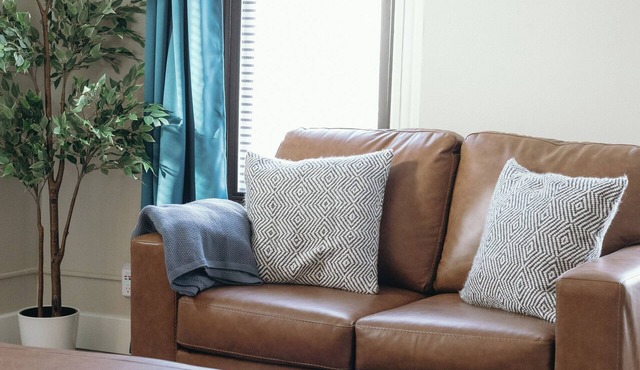 Charming 1-bedroom house in delightful Winona with WiFi, AC and PRIVATE PATIO