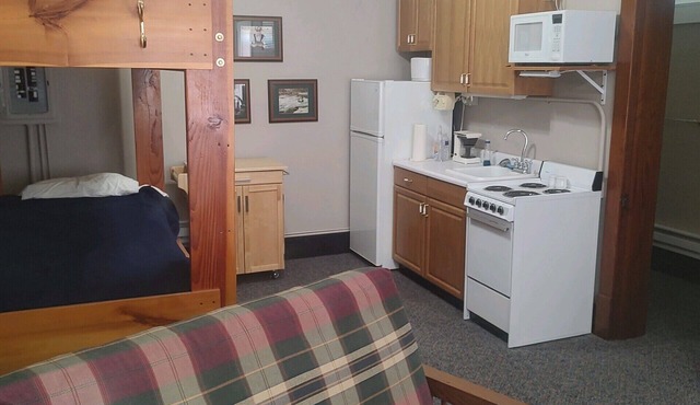 Charming 1-bedroom Hunter's Retreat - sleeps 4