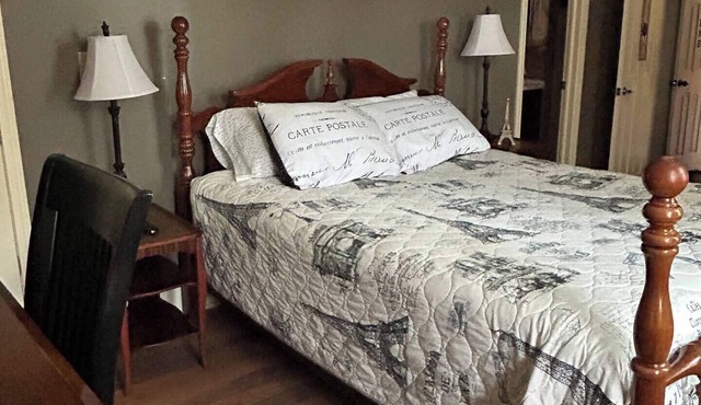 Charming 1-bedroom in Italianate designed house in terrific Albion, NY