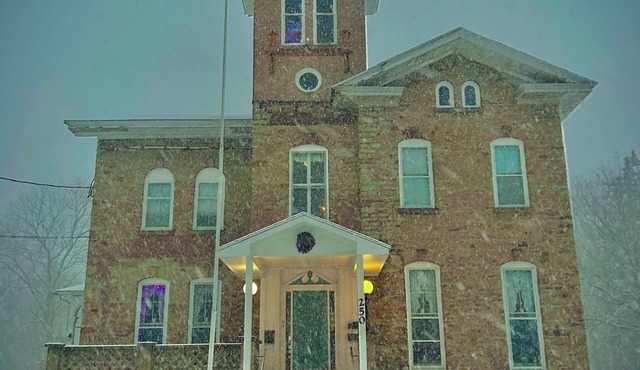 Charming 1-bedroom in Italianate designed house in terrific Albion, NY