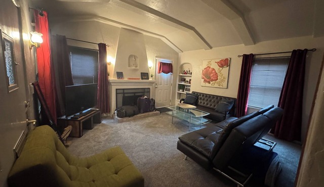 Charming 1-bedroom near it all in San Diego's Ocean Beach community.