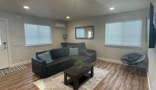 Charming 1-bedroom, new apartment above garage, in Kimberly