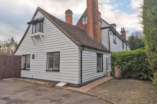 Charming 1 Bedroom Period Cottage in Sevenoaks