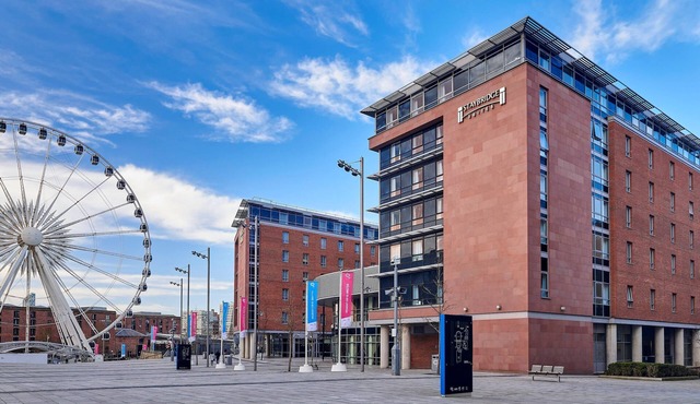 Charming 1 Bedroom Suite | Business Centre On-Site + Free Wi-Fi + Complimentary Breakfast