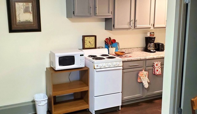 Charming 1-bedroom split-level apartment with WiFi in Tomah