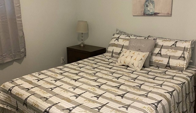 Charming 1-bedroom studio with AC in vibrant Austin