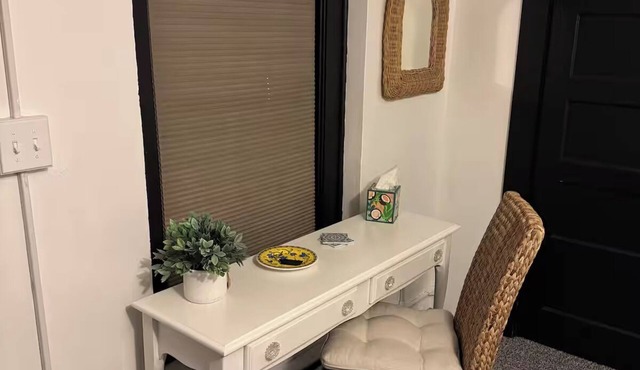 Charming 1-bedroom Studio apt near Mystic with Water view of Thames