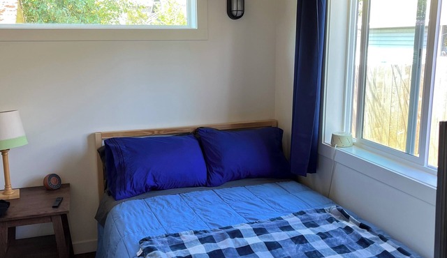 Charming 1-bedroom tiny house in Portland with WiFi, AC