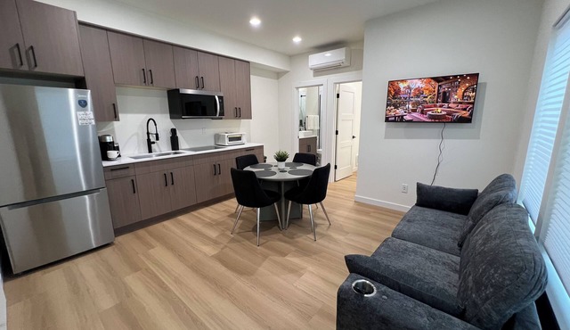 Charming 1-bedroom townhome in West Seattle close to stadium, SeaTac, downtown