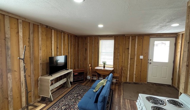 Charming 1 bedroom cabin in Blairsville perfect for a getaway