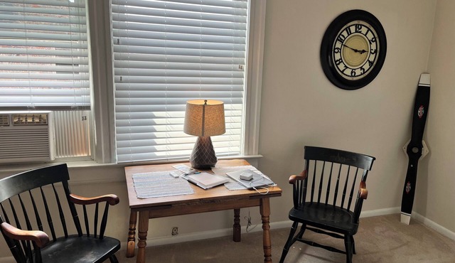 Charming 1-bedroom apartment in the historic district of enchanting Centerville