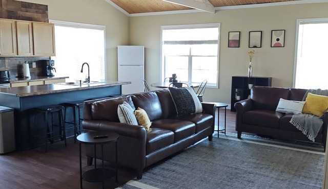 Charming 1-bedroom carriage house in delightful Charlestown with WiFi, AC