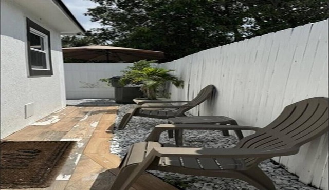 Charming 1-bedroom house in terrific Delray Beach with AC