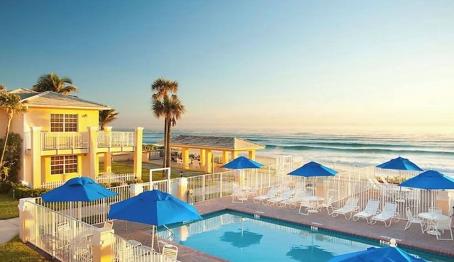 Charming 1-bedroom resort in pleasant Delray Beach with AC