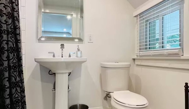 Charming 1-bedroom apartment in East Aurora