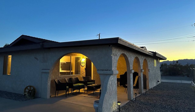 Charming 1-bedroom house with big yard, AC and WiFi in delightful Fort Mohave