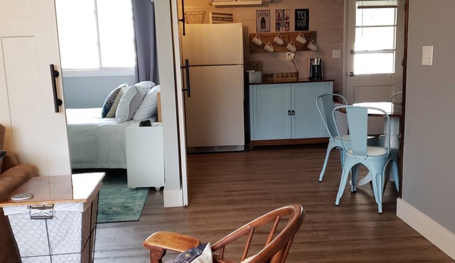 Charming 1-bedroom apartment with WiFi, AC in lovely Hot Springs