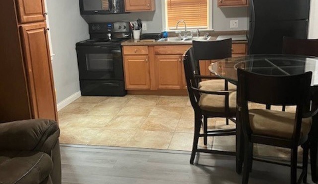 Charming 1-bedroom 3 Miles from Whiteman AFB Knob Noster with AC, WiFi