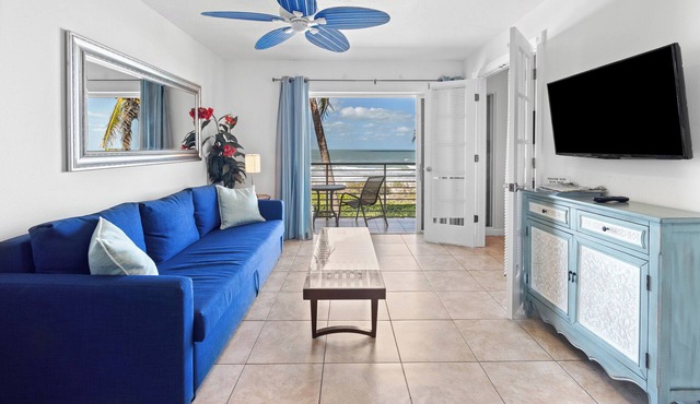 Charming 1-bedroom, beachfront condo in marvelous Longboat Key