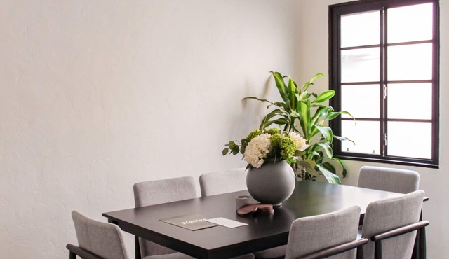 Charming 1-Bedroom Serviced Apartment in Los Angeles x Native