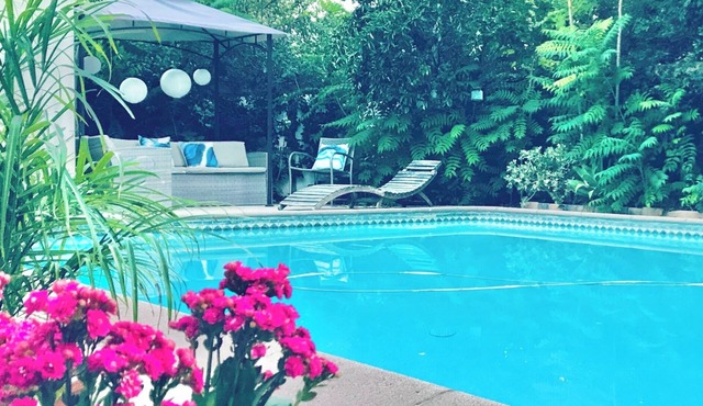Charming 1-bedroom house in awesome Los Angeles with AC, WiFi, Pool
