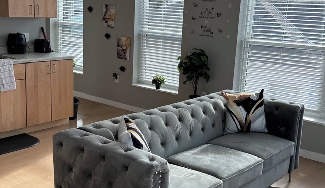Charming 1-bedroom apartment with WiFi, AC in amazing Minneapolis 5 mins to DWTN