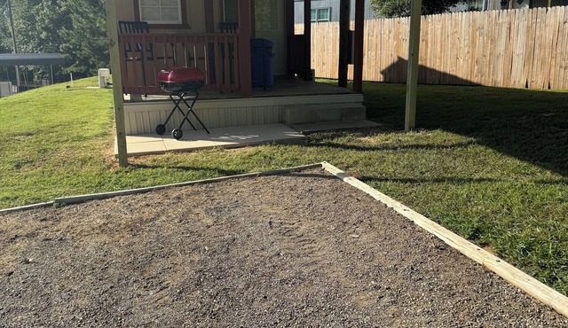 Charming 1-bedroom cottage in Nacogdoches with WiFi, AC, Heat and privacy