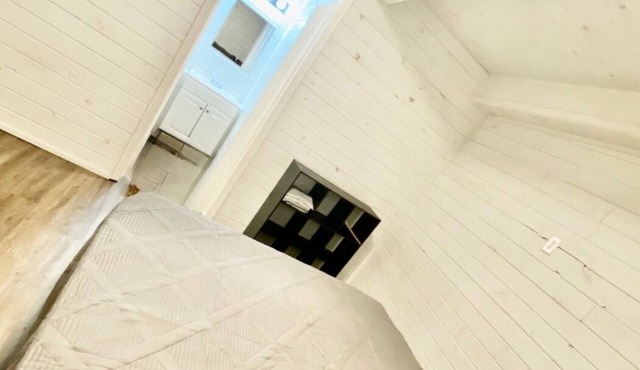 Charming 1-bedroom Perfect for Extended Stays: Hotel Alternative for Workers